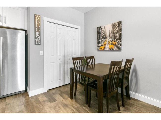 Foto del edificio - Sparkling Clean 2+ Bedroom Townhome with F...