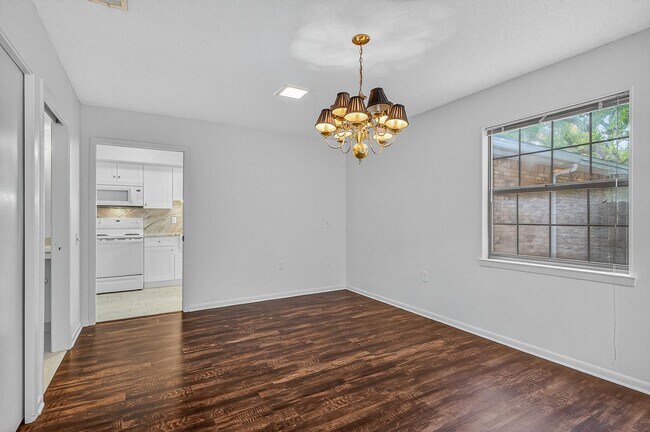 Foto del edificio - 96 Yacht Club Dr NE