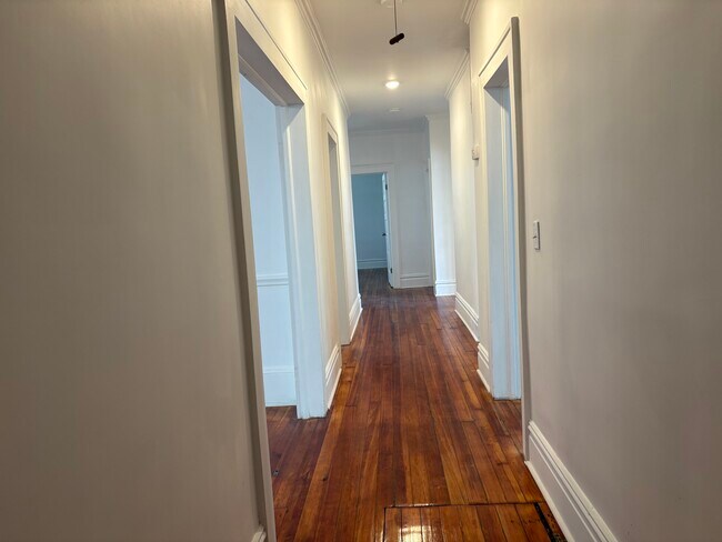 pasillo - 1328 Shepherd St