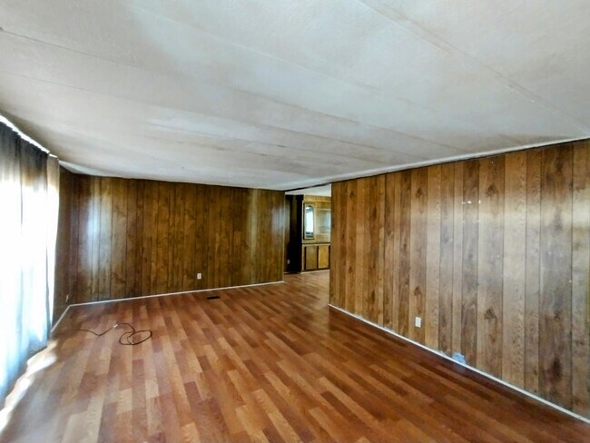 Foto del edificio - 100 Private Rd 3376G
