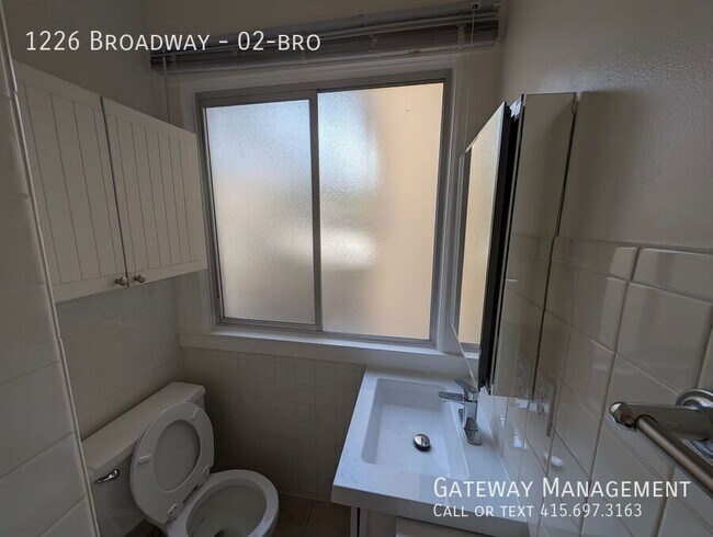 Foto del edificio - 1226 Broadway-02-bro
