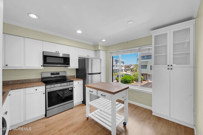Building Photo - 5 Island View Way