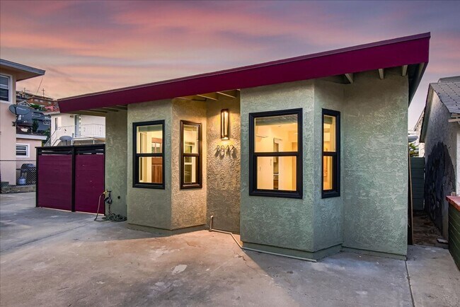 Building Photo - Professionally Designed Point Loma Detache...