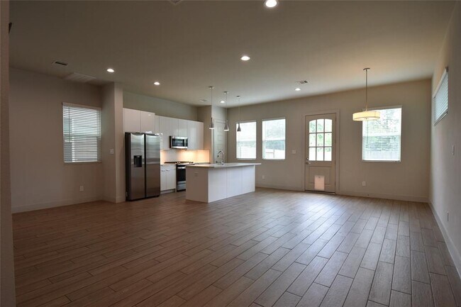 Building Photo - 6817 Rocinante Ln
