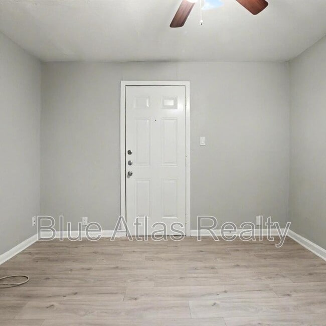 Building Photo - 1724 Pear St