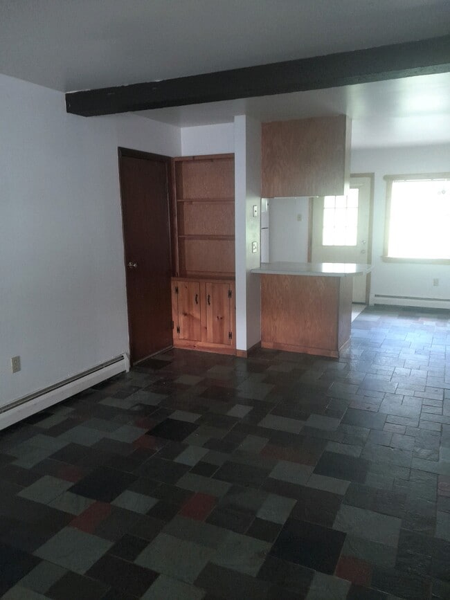 Building Photo - 113 Raylinsky Rd