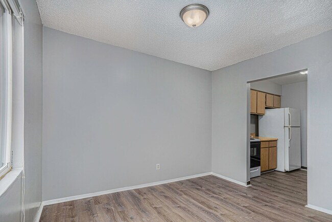 Building Photo - 5955 Briarcliff Ln