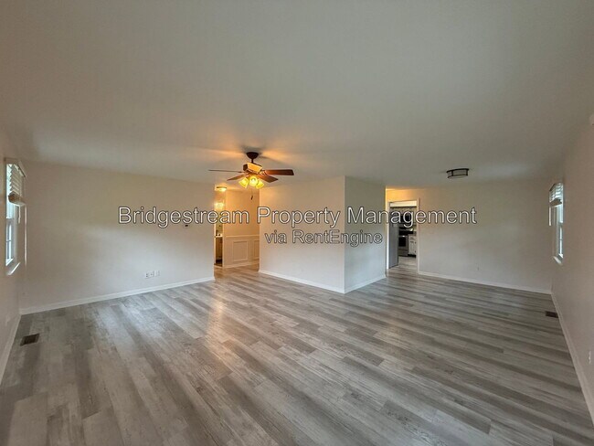 Foto del edificio - 4225 Fernbrook St