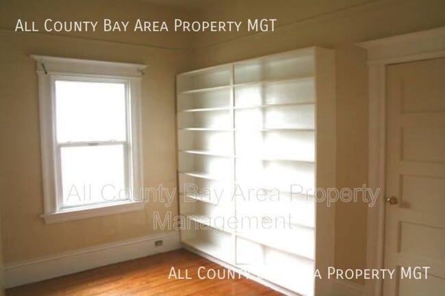 Photo - 2011 Crosby Ave Apartment