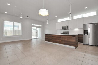 Building Photo - 4709 Oats St