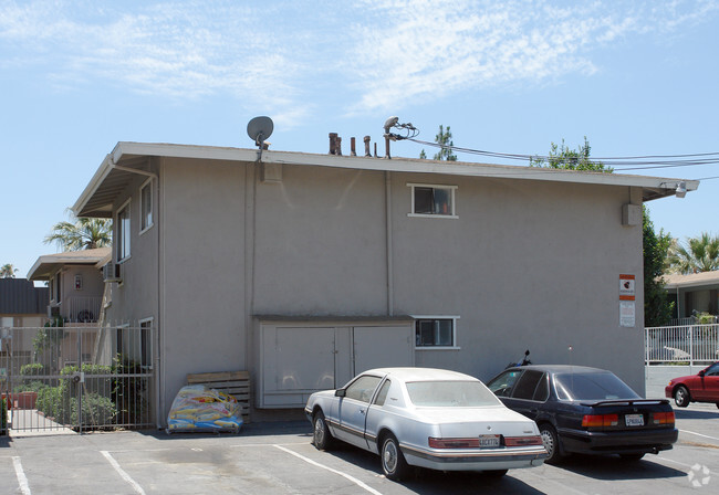 Building Photo - University Manor Apartments