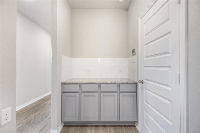 Building Photo - 828 Laguna Grn Ln