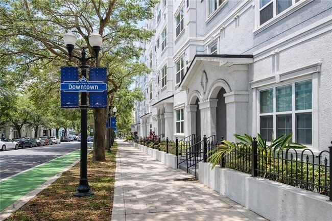 Building Photo - 204 E South St