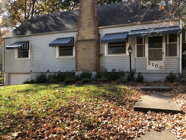 Building Photo - Beautiful Home In North Kansas City School...
