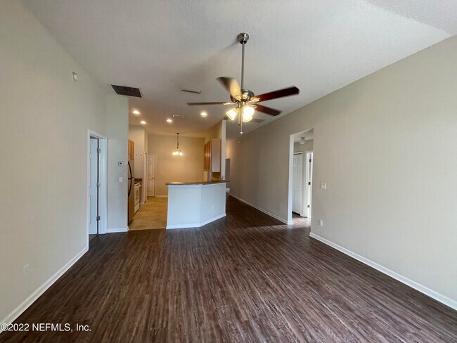 Foto del edificio - 2817 Cross Creek Dr