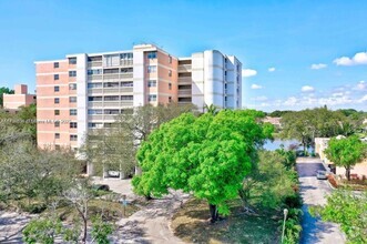 Building Photo - 3301 Spanish Moss Terrace