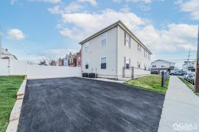 Building Photo - 50 Chrome Ave
