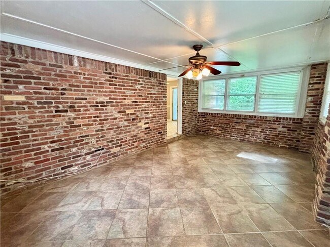 Building Photo - 2712 Sherlock Dr