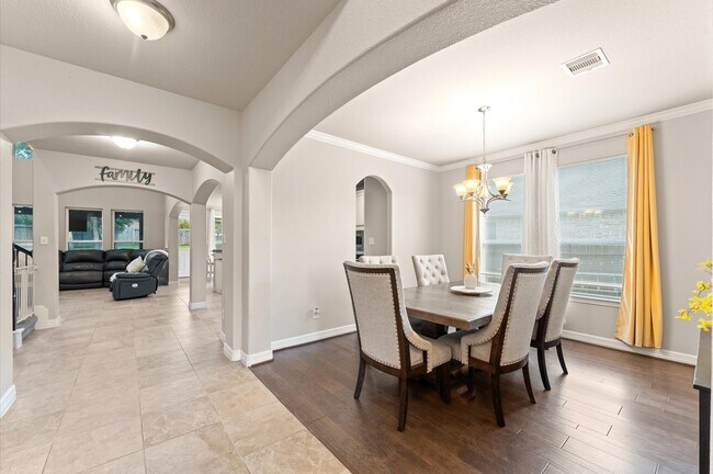 Building Photo - 2018 Brookmont Dr