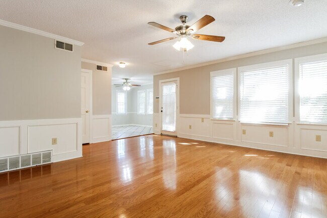 Building Photo - 7695 Stout Rd