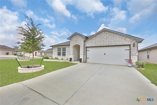 Building Photo - 801 Cinnamon Teal