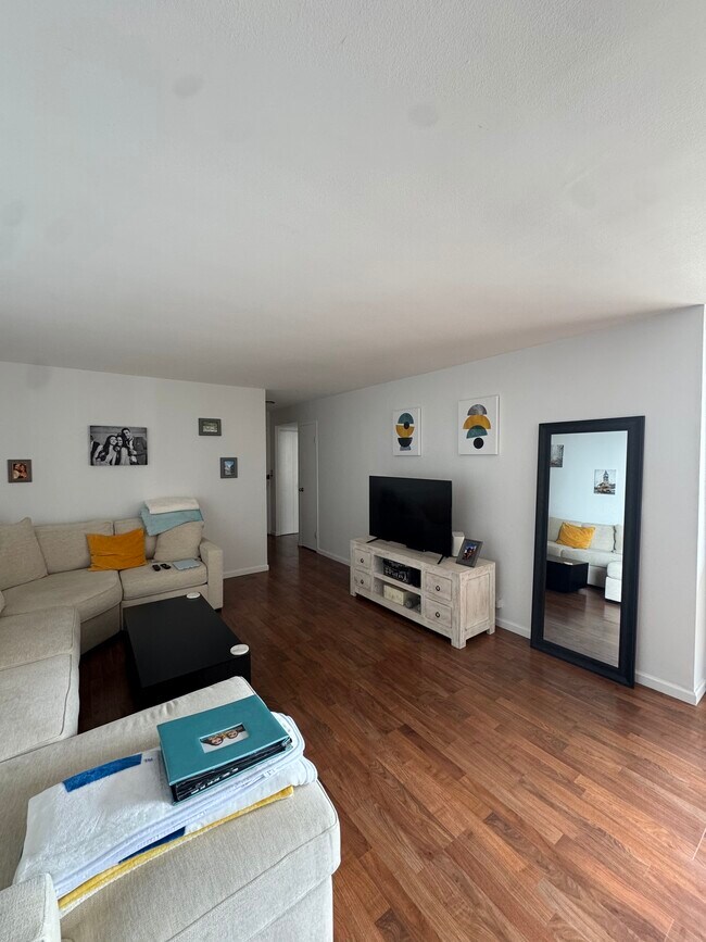 Foto del edificio - 3430 N Lake Shore Dr