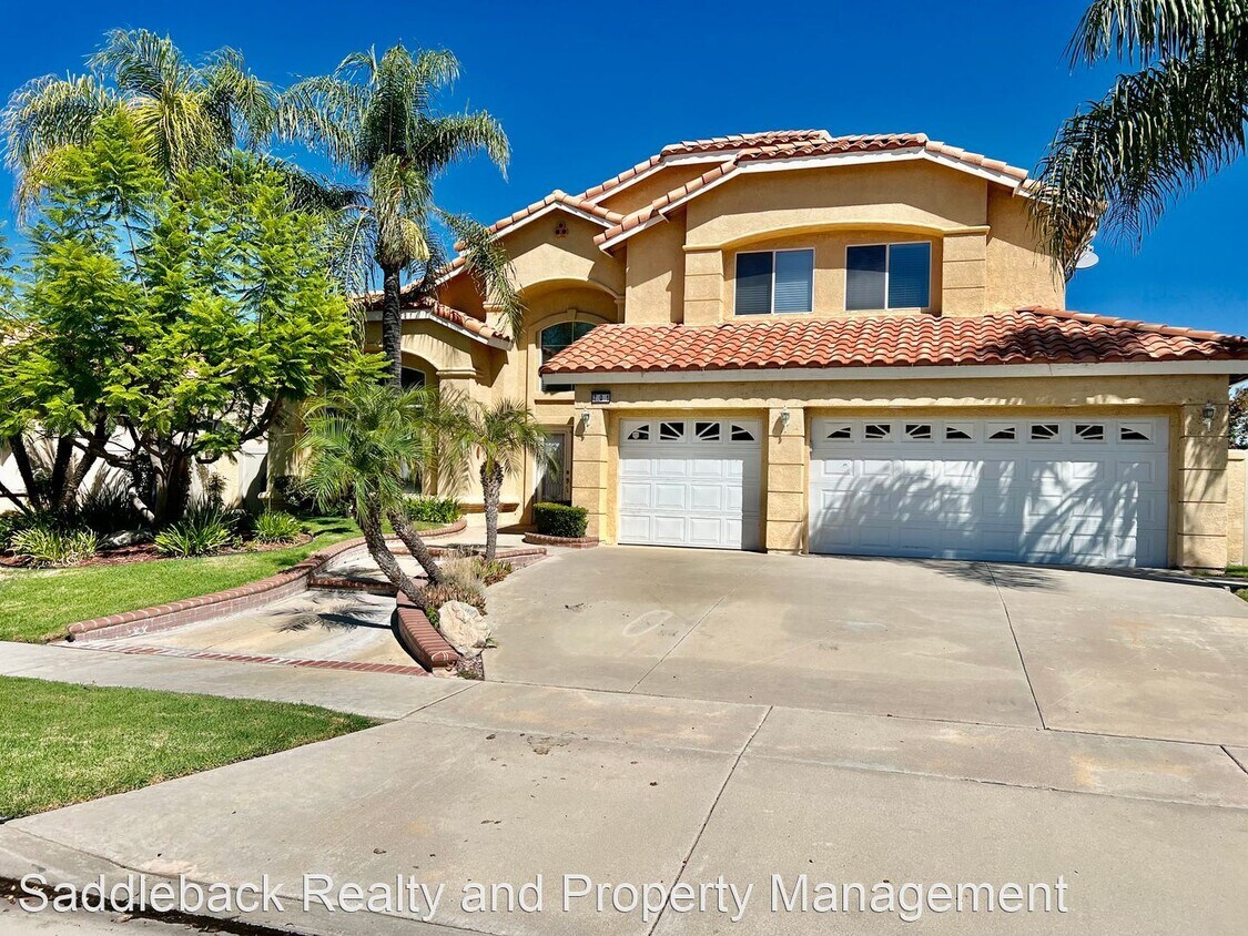 Primary Photo - 4 br, 3 bath House - 701 Via Paraiso Cir