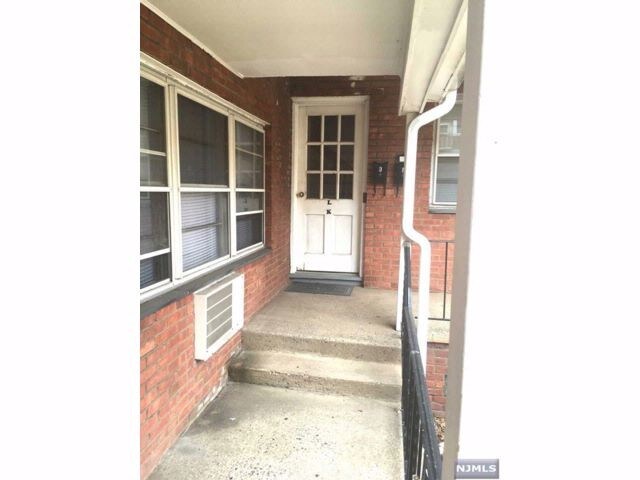 Primary Photo - 325 Essex St