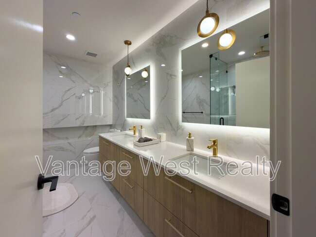 Photo du bâtiment - 3800-3800 Capozzi Rd