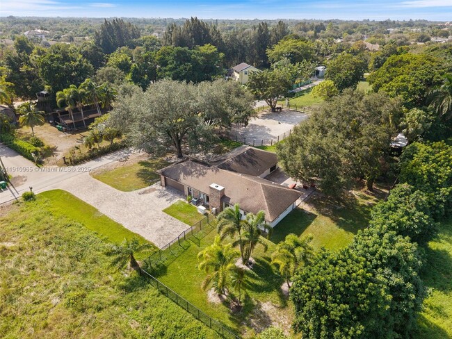 Foto del edificio - 12511 SW 13th St