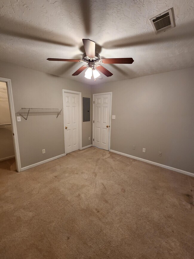 Foto del edificio - 501 Laurel Pl