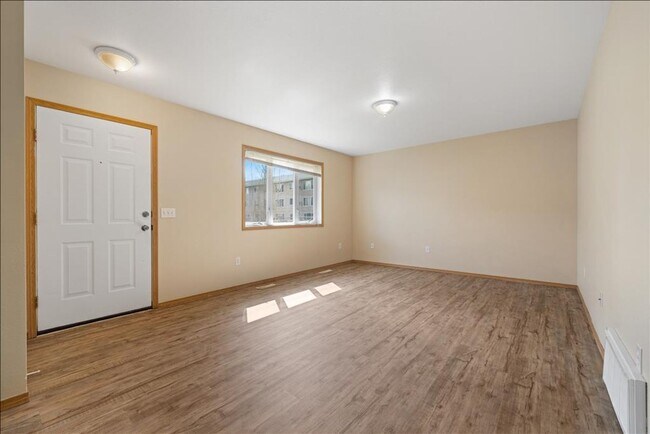 Building Photo - $1295- 2 Bed/ 1 Bath Single Family Home in...