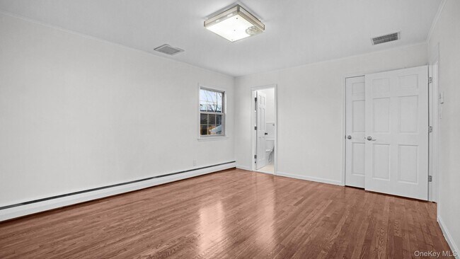 Foto del edificio - 22 Marshall Ln