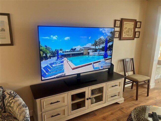 Building Photo - 6020 Midnight Pass Rd