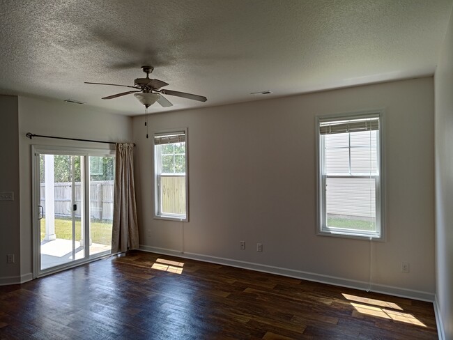 Living Space - 336 Frisco Way