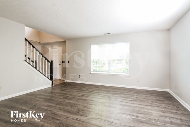 Foto del edificio - 3360 Yorkshire Dr