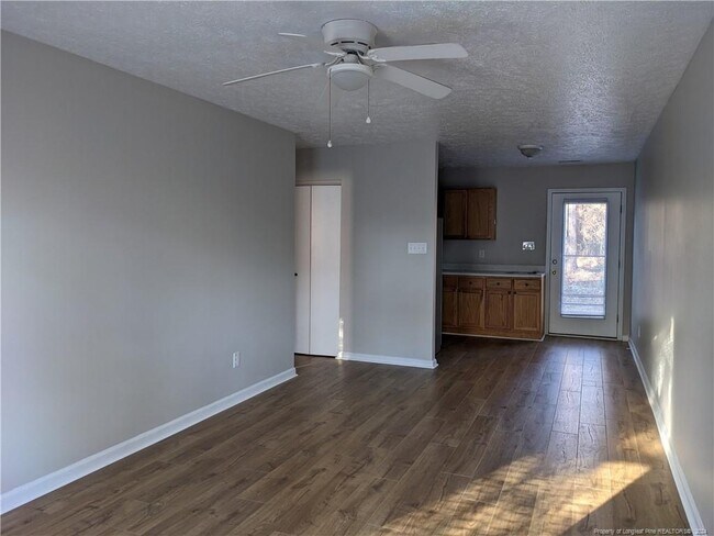 Building Photo - 208 Bull Run St