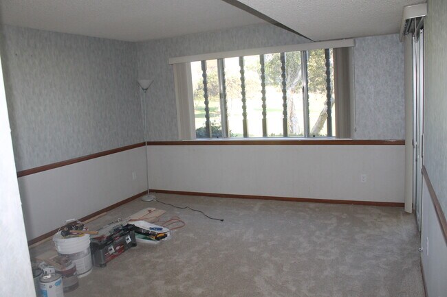 Building Photo - 11984 Rancho Bernardo Rd