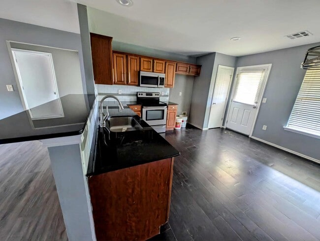 Foto del edificio - 7909 Chumley Ln