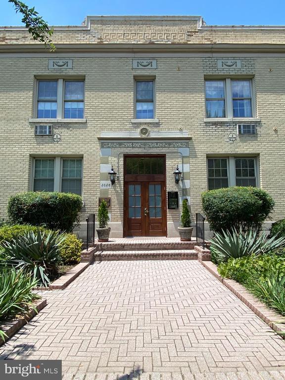Building Photo - 3026 Wisconsin Ave NW