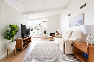 Building Photo - 5582 Baja Dr