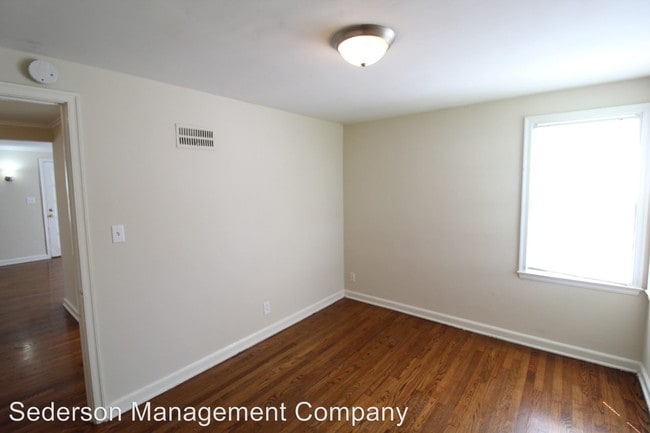 Building Photo - 308 E 27th Ave