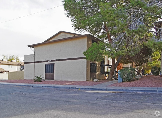 Building Photo - Colony North