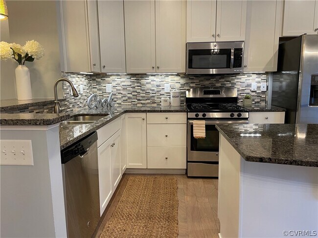 Foto del edificio - 4406 Duncan Park Ln