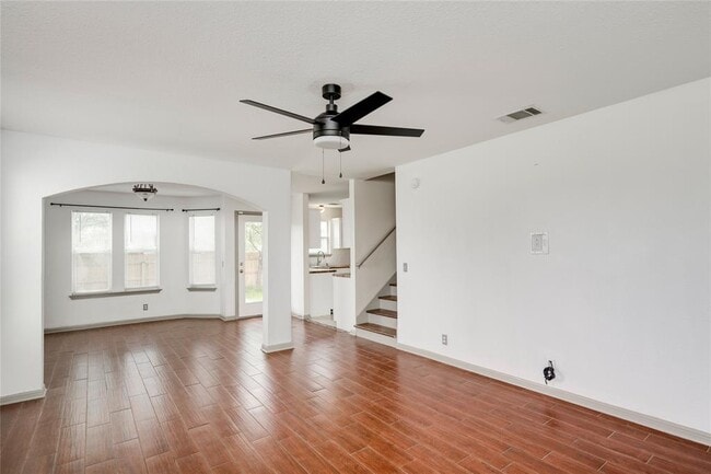 Foto del edificio - 348 Spillway Dr