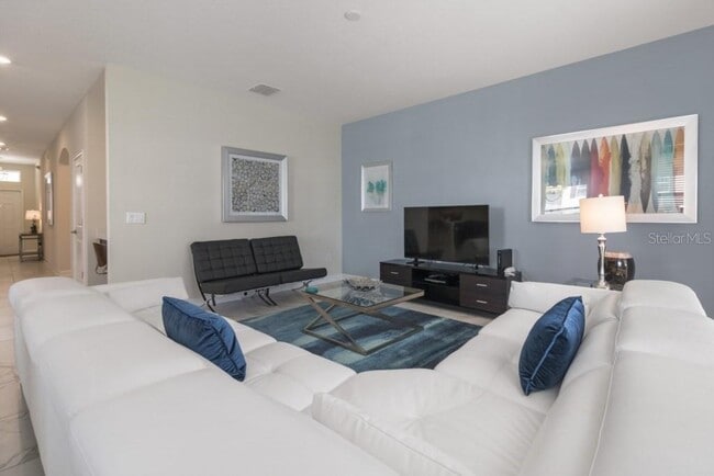 Building Photo - 1560 Flange Dr