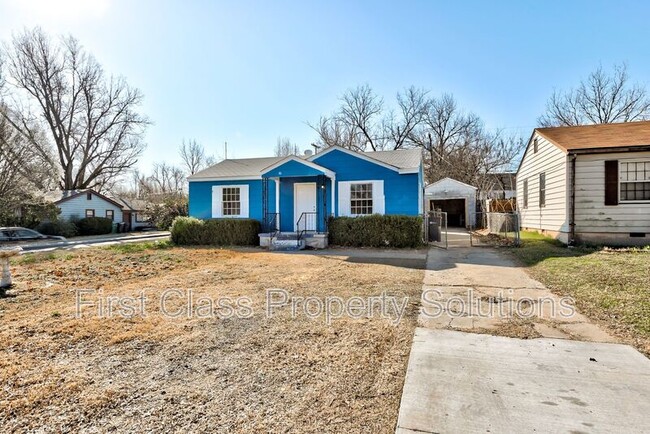 Building Photo - 2500 NW 41st St