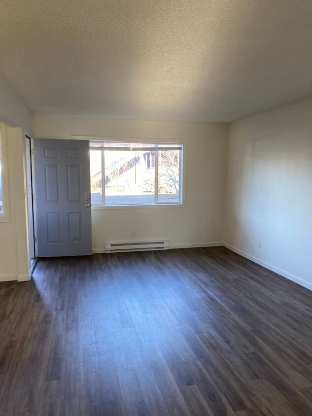 Building Photo - 1378-01 Willow Lake Apartments