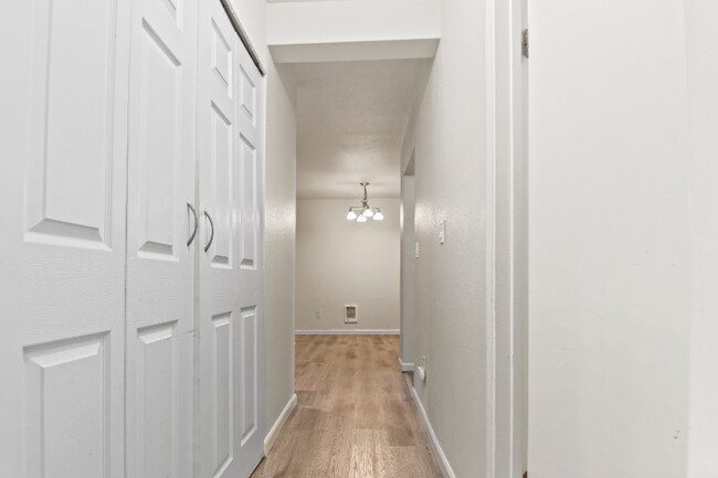 Foto del edificio - 5300 Harbour Pl