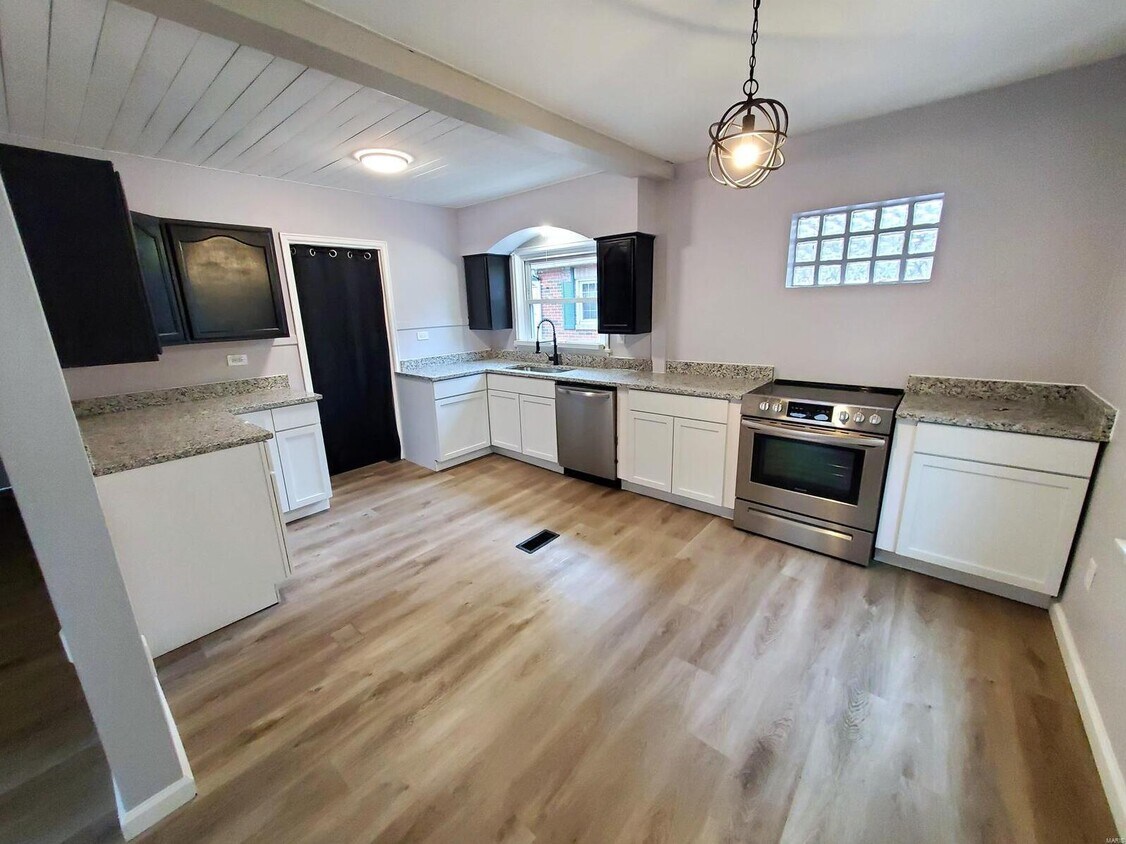 Foto principal - 2634 Benton St